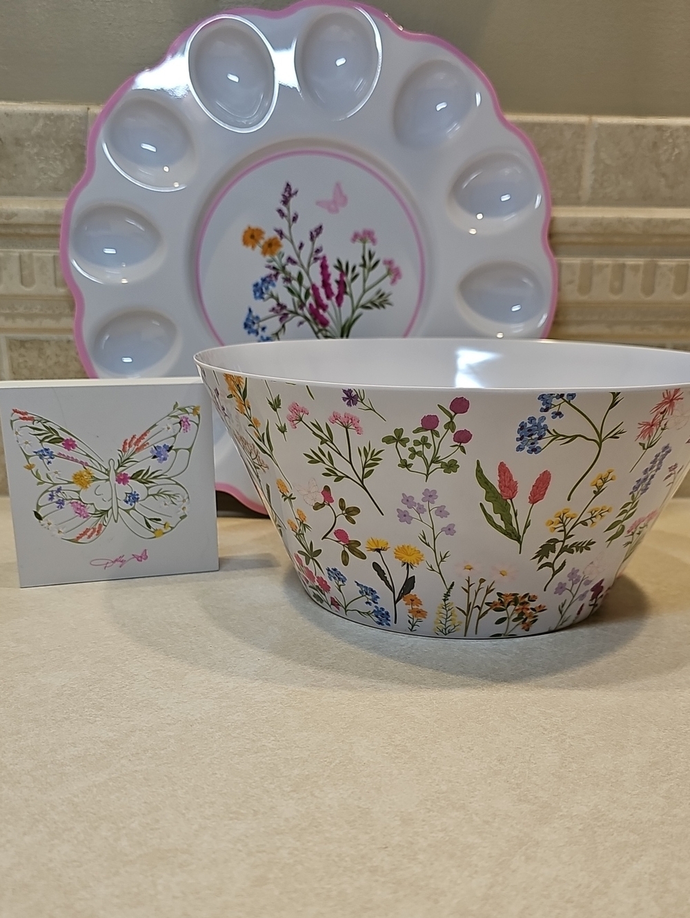 Dolly Parton Wildflower Melamine 10in. Serving Bowl & Egg Tray